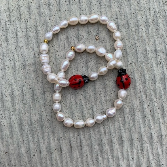 Lady Bug Bracelet Natural Pearl Beaded Bracelet - Picture 7 of 7